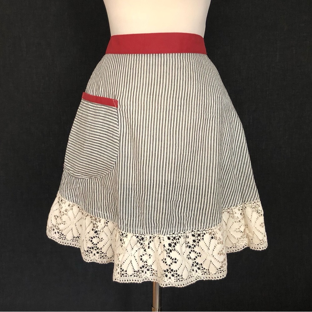 White gray stripe apron